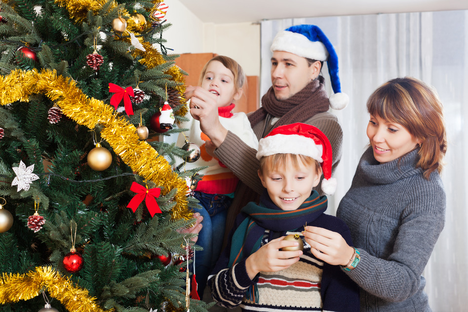 family at Christmas time | Oxford Learning